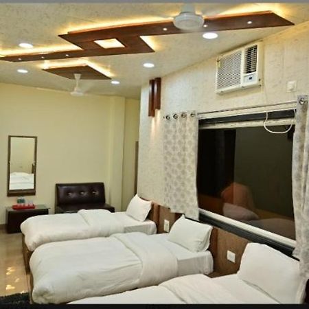 Hotel Raghuveer Inn By Bookingcare Sitapur Muafi Екстериор снимка